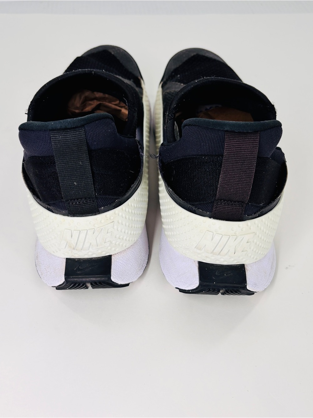 Nike Black and White Mesh Fly Ease Slip-Ons size 8 - Picture 3 of 7